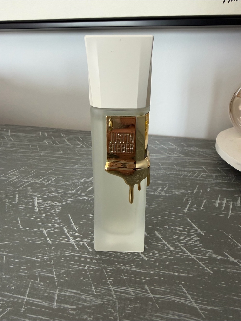 Justin Bieber the key perfume never used with Gold Accent and White Cap